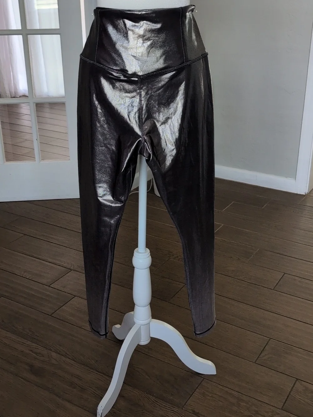 Athleta Silver Metallic Leggings Yoga Pants Large - Picture 6 of 9